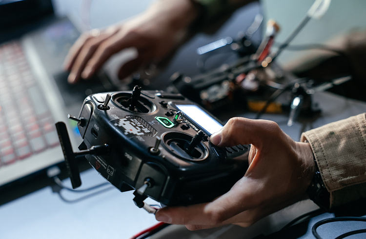 В элитные подразделения войск беспилотных систем РФ могут попасть жители Приморья до 45 лет.